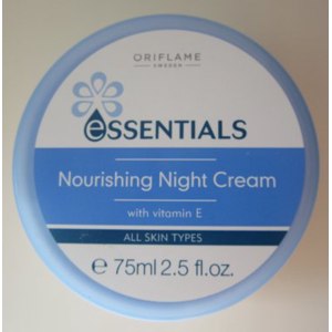 Крем для лица ночной Oriflame Essentials фото