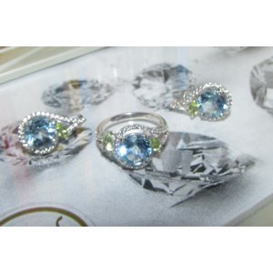 Кольцо Sokolov jewelry Серебряное с топазом, хризолитами и фианитами Арт.92010946 фото