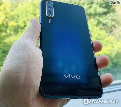 Мобильный телефон Vivo V17 Neo  фото