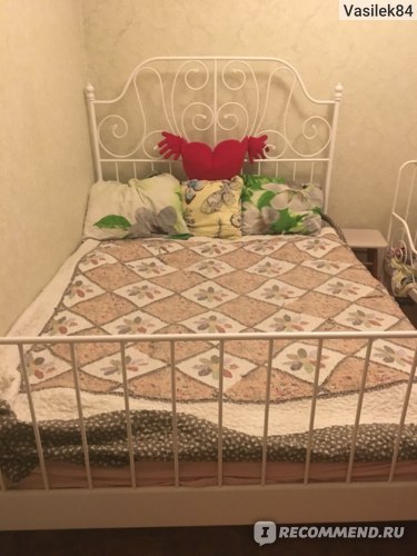 Обычно кровать оформлена более красиво, это "походный, ремонтный" вариант)))