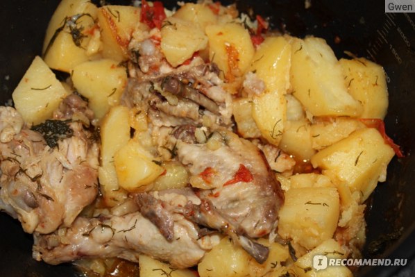 Курица с картофелем, помидорами и чесноком
